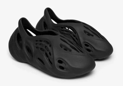 $350 • Buy Yeezy Foam Runner Onyx US9