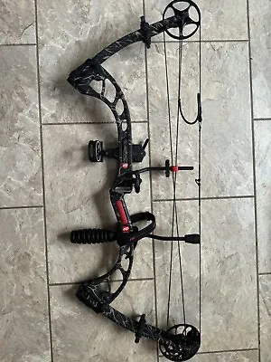 PSE Archery Stinger Compound Bow COMPLETE SETUP! Case Plenty Of Extras! • $350