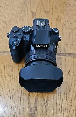 Panasonic LUMIX DMC-FZ2000 20.1MP Bridge Camera - Black (Excellent Condition) • £265