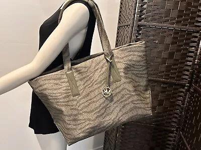 Michael Kors The Michael Extra Large Tote Olive Bag • $65