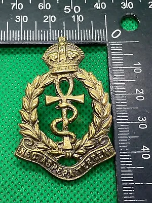 WW2 British RAF Royal Air Force Medical Officer's Brass Cap Badge • £25