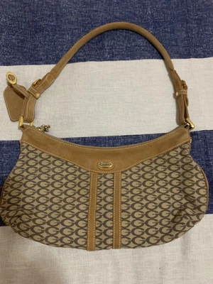 $25 • Buy Guess Handbag
