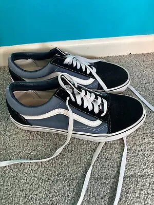 Vans Shoes Old Skool • $30