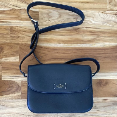$140 • Buy Kate Spade Bag (Black)