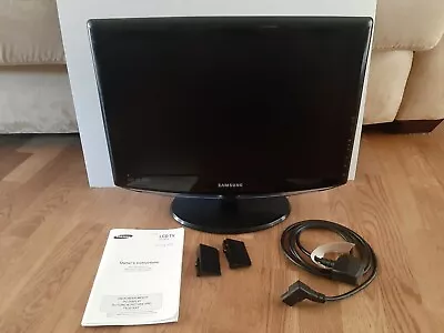 SAMSUNG LE19R8 19  LCD TV With Wall Mount Bracket Missing Remote. • £40