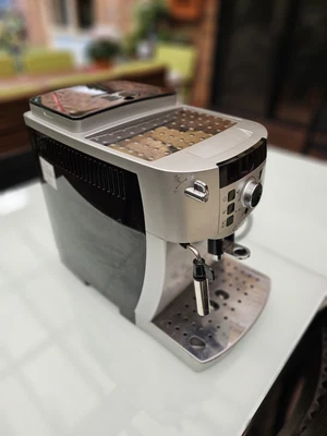$350 • Buy Delonghi Magnifica ECAM-22.110SB Automatic Coffee Machine