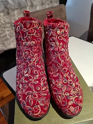 I Love Billy | Red Embroidered Ankle Boots | Size 40 | Cherry Mid Heels • $40