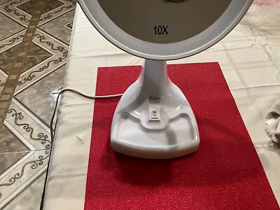 Zadro's Max Bright Sunlight Vanity Mirror • $70