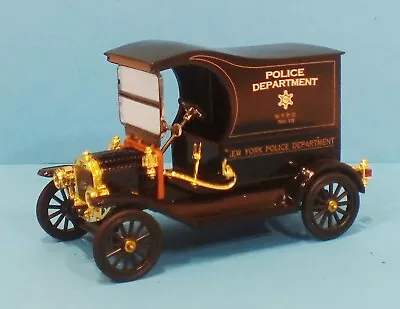 1.32 National Motor Museum Mint Model T Ford Police Van  • £4.99