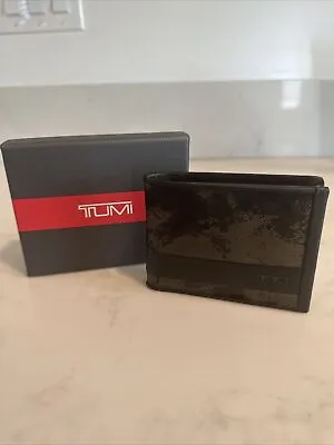 $76 • Buy Tumi Brand Mens Double Billfold Wallet Card Case Black Green Camouflage Canvas
