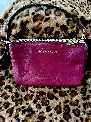 Michael Kors Triple Compartment Bedford Leather Bag • $80