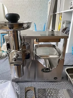 £700 • Buy Norwalk 280 Fruit Vegetable Slow Cold Press Juicer