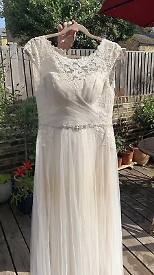 Maggie Sottero Wedding Dress Size 10 Used • £100