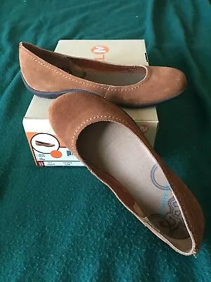 NIB Merrell Women's Sz 7 AVESSO Shoes OAK Brown Suede Leather Slip On Flats • $55