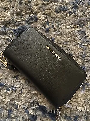 Michael Kors Wallet Black Leather W/Gold Jet Set Zip Around • $50