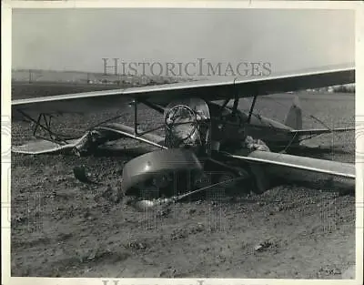 1939 Press Photo Wrecked Plane In Bean Field Pilot J. Grant Mac Donald Killed • £16.40