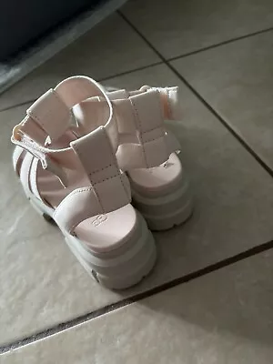 Ugg Sandals 7 1/2 New • $60