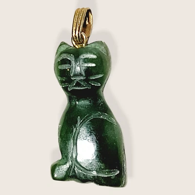 $30 • Buy Vintage Jade Carved Cat Charm, Pendant