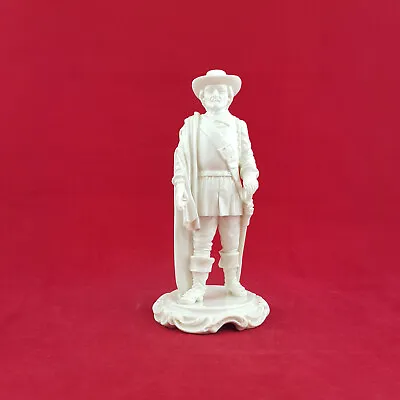 £20 • Buy Porcelain Figure Of A White Musketeer (unsure About The Brand) - NA 885