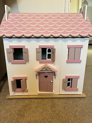 Le Toy Van Wooden Dolls House Sophies House • £25