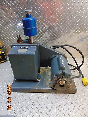 Welch Scientific Duo Seal Lab Vacuum Pump 1403 GE 1/2hp Motor Belt Driven 1Ph • $300
