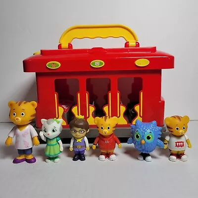 Daniel Tiger's Neighborhood Deluxe Trolley With 6 Figures See Video • $19.99