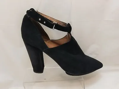 Jeffrey Campbell Urban Outfitters Black Velvet Booties Platform Women's Size 10 • $39.99