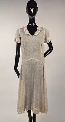 1920’s Floral Print Muslin Dress W Spiderweb Lace Trim • $68
