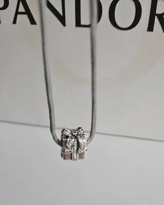 Pandora Sparkling Surprise Present Charm  791400CZ Genuine • £8