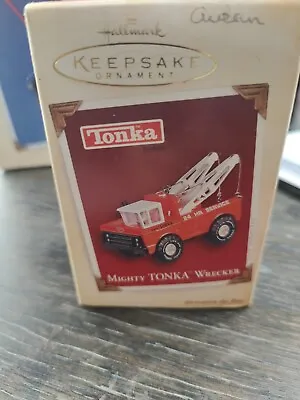 Hallmark Keepsake Ornament Mighty TONKA Wrecker Die-Cast W/Memory Card 2005 • $11.80