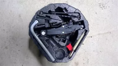 2005 05 Volkswagen Beetle GLS Convertible Jack And Tool Assembly With Foam 86950 • $139.40
