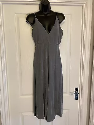 £5 • Buy Silver Plisse Culotte Jumpsuit Size 8