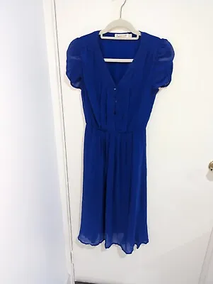 $15 • Buy Ladies Dresses Size 8