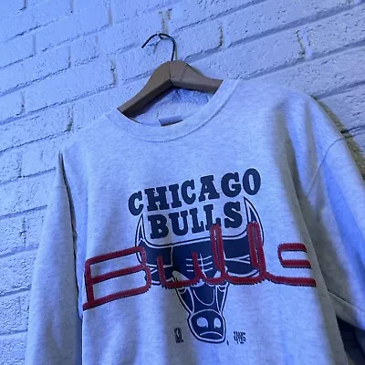 Vintage Chicago Bulls Embroidered Sweatshirt Sz. Large Nutmeg Mill USA Jordan • $28.50