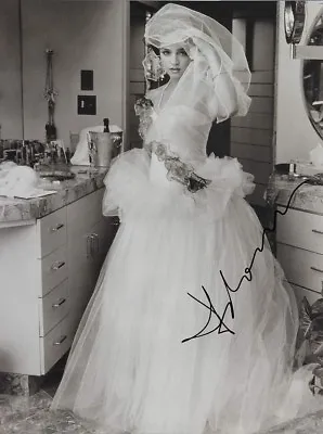 MADONNA Signed 'Bride' Photograph - Rock / Pop Singer / Vocalist - Preprint • £5