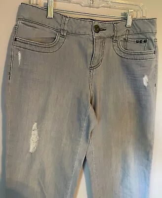 ELLE Womens Crop Tapered Leg Jeans Size 8 Gray Distressed Mid Rise Stretch • $20