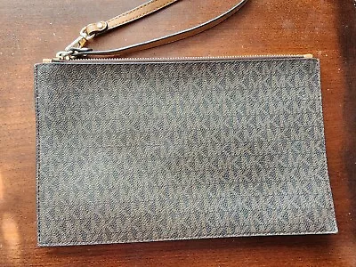 Michael Kors Signature Cosmetic Pouch Bag Wristlet • $39.93