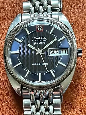 OMEGA VINTAGE ALL STEEL ELECTRONIC F300Hz CHRONOMETER MANS FANCY BLUE DIAL WATCH • $232.50