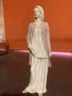 £13 • Buy SBL Regal House Collection Figurine 24cm Elegant Lady 