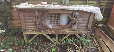 Single Storey Rabbit Hutch • £30