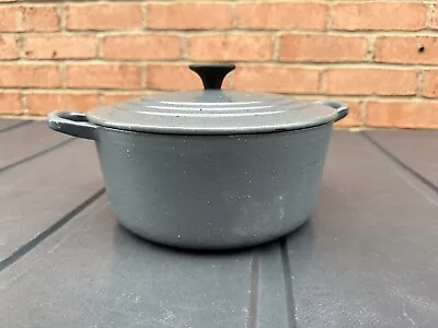 Le Creuset Grey  22 Cm Casserole Dish Pan Bean Stock Pot 2 Handles Lid Cast Iron • £40