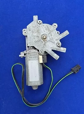 VW Beetle Right Hand Electric Window Power Motor SIEMENS Brose 1BB32 12V OEM • $129.95