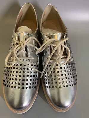 French Blu  Oxford Shoes Womens US Size 7 Silver  Metallic Shimmer NIB • $49.99