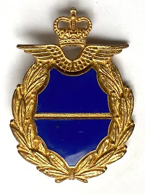 Royal Air Force RAF WRAF Pilot Officer Mess Dress Gilt Rank Brooch Shield Badge • £9.99