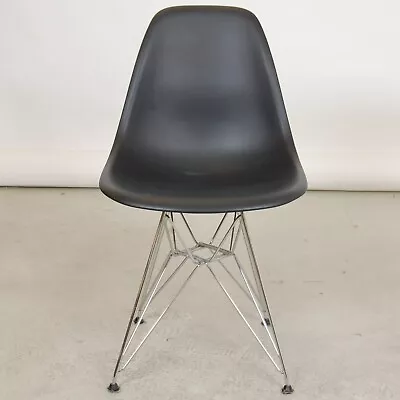 Charles Eames Grey Plastic Chair DSR By Vitra • £159.09