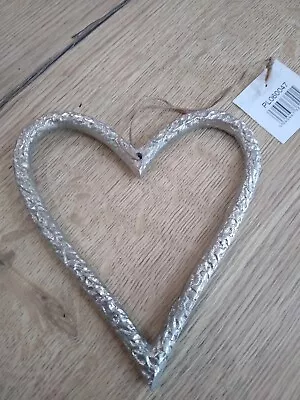 Metal Hanging Heart • £3