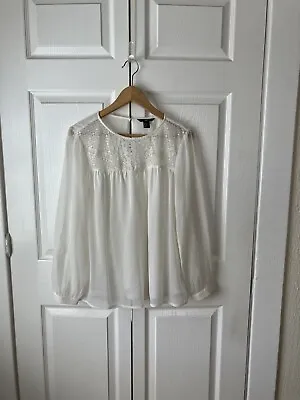 H&M Womens Size 10 Large Cream White Long Sleeve Blouse Lace Detail Flowy EUC • $16.99