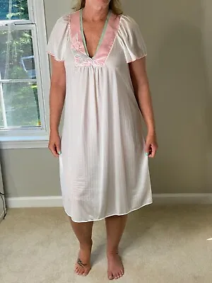 $6.99 • Buy VTG Beautiful Nylon Val Mode Nightgown Sleep Wear Lingerie House Dress Size M