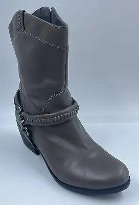 B. Makowsky Hudson Women's Boots 7M Gray Leather Side Zip Harness Boot A216261 • $48.99