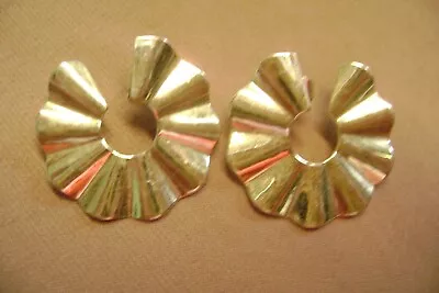 Vintage Avon Gold Tone Fan Hoop Post Pierced Earrings • $7.99